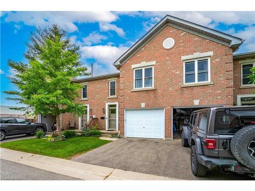 2-401 Springbank Avenue, Woodstock, ON - Outdoor With Facade