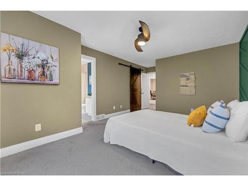 2-401 Springbank Avenue, Woodstock, ON - Indoor Photo Showing Bedroom