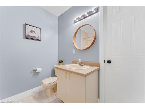 2-401 Springbank Avenue, Woodstock, ON - Indoor Photo Showing Bathroom