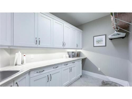 4640 Lakeshore Road, Plympton-Wyoming, ON - Indoor Photo Showing Kitchen