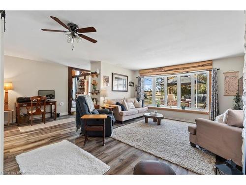 4 Seip Road, South Bruce, ON - Indoor Photo Showing Living Room