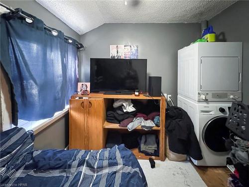 12 Princess Street W, Clinton, ON - Indoor Photo Showing Laundry Room