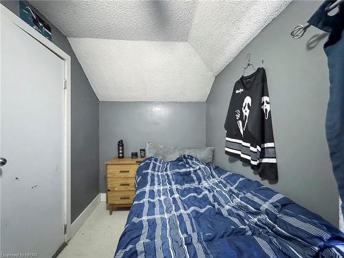 12 Princess Street W, Clinton, ON - Indoor Photo Showing Bedroom