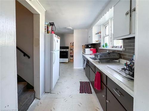 12 Princess Street W, Clinton, ON - Indoor Photo Showing Kitchen