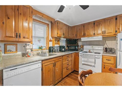 110 Quebec Street, Goderich, ON - Indoor Photo Showing Kitchen