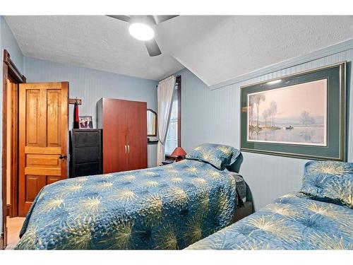 110 Quebec Street, Goderich, ON - Indoor Photo Showing Bedroom