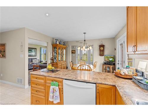 5481 Wellington Road 2, Minto Twp, ON - Indoor Photo Showing Kitchen