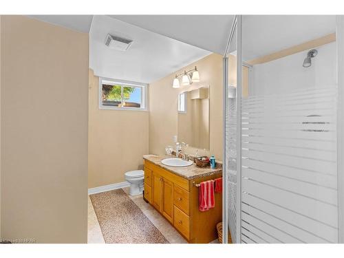 5481 Wellington Road 2, Minto Twp, ON - Indoor Photo Showing Bathroom