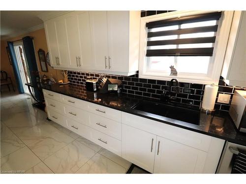 205 Bennett Street W, Goderich, ON - Indoor Photo Showing Kitchen