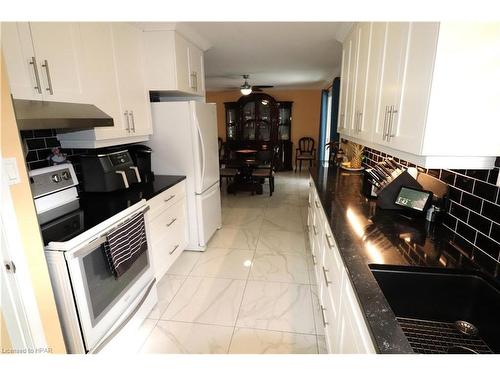 205 Bennett Street W, Goderich, ON - Indoor Photo Showing Kitchen