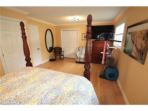 205 Bennett Street W, Goderich, ON - Indoor Photo Showing Bedroom