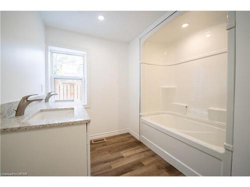 264 Edward Street, Wingham, ON - Indoor Photo Showing Bathroom