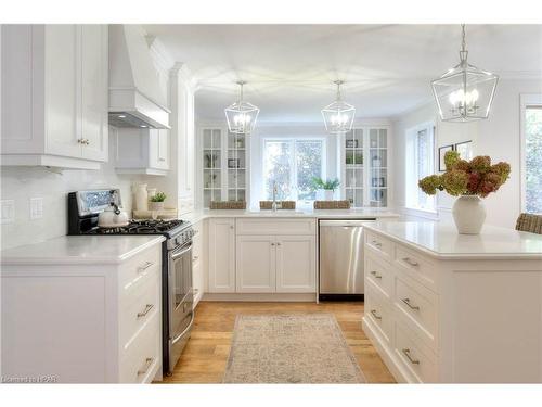 100 Caroline Street, Stratford, ON - Indoor Photo Showing Kitchen With Upgraded Kitchen