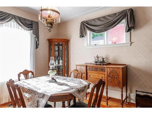 127 Avon Street, Stratford, ON - Indoor Photo Showing Dining Room