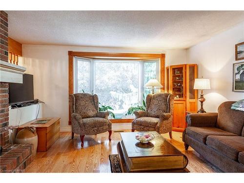 60 Meighen Mews, Stratford, ON - Indoor Photo Showing Living Room