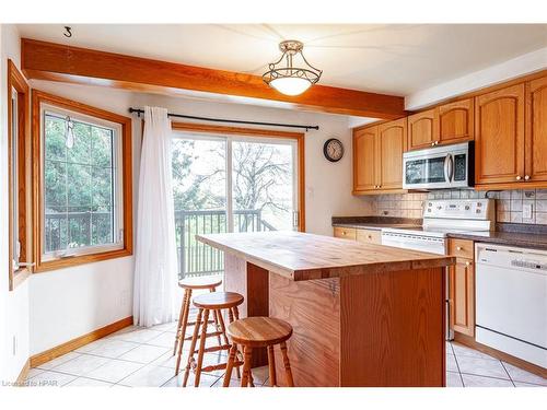 60 Meighen Mews, Stratford, ON - Indoor Photo Showing Kitchen