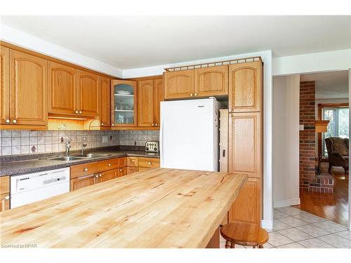 60 Meighen Mews, Stratford, ON - Indoor Photo Showing Kitchen With Double Sink