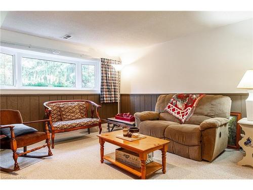 60 Meighen Mews, Stratford, ON - Indoor Photo Showing Living Room