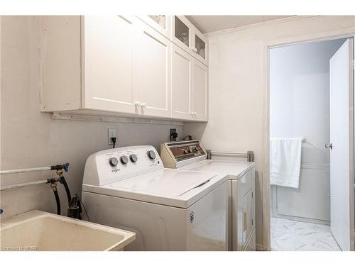 60 Meighen Mews, Stratford, ON - Indoor Photo Showing Laundry Room