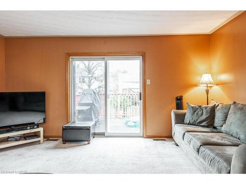 165 Clarence Avenue, Ingersoll, ON - Indoor Photo Showing Living Room