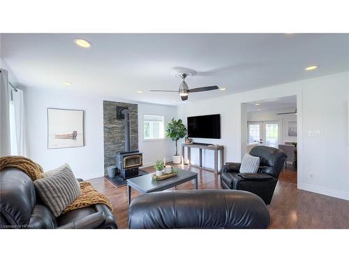 14782 Sixteen Mile Road, Middlesex Centre (Twp), ON - Indoor Photo Showing Living Room With Fireplace