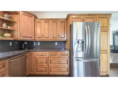 14782 Sixteen Mile Road, Middlesex Centre (Twp), ON - Indoor Photo Showing Kitchen