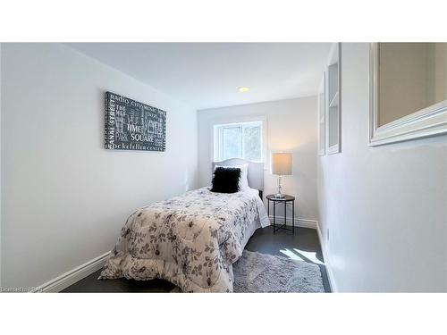 14782 Sixteen Mile Road, Middlesex Centre (Twp), ON - Indoor Photo Showing Bedroom