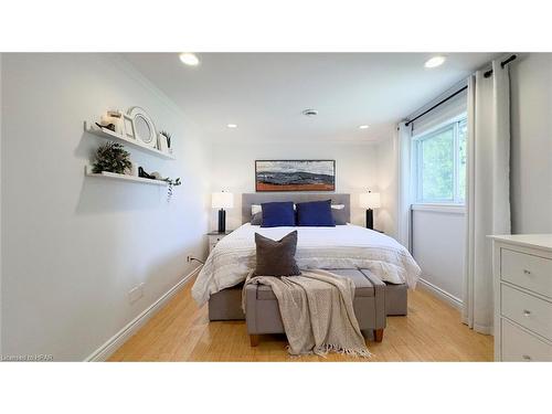 14782 Sixteen Mile Road, Middlesex Centre (Twp), ON - Indoor Photo Showing Bedroom