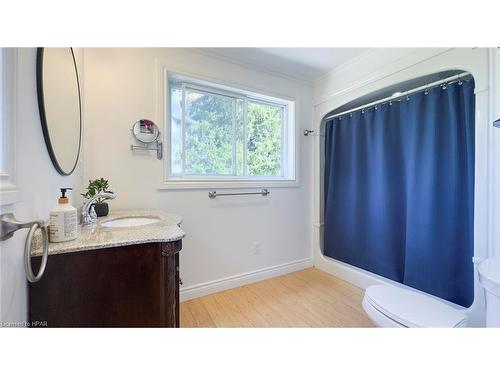 14782 Sixteen Mile Road, Middlesex Centre (Twp), ON - Indoor Photo Showing Bathroom