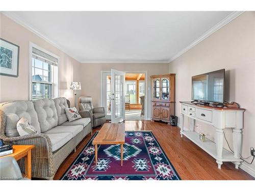 233 Bethune Crescent, Goderich, ON - Indoor Photo Showing Living Room