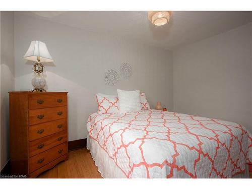 185 John Street N, Stratford, ON - Indoor Photo Showing Bedroom