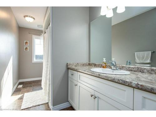 36 Ahrens Drive, Stratford, ON - Indoor Photo Showing Bathroom