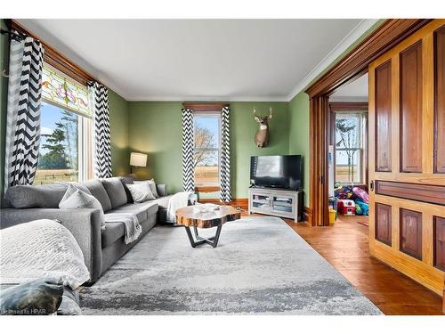 85102 Brussels Line, Huron East, ON - Indoor Photo Showing Living Room