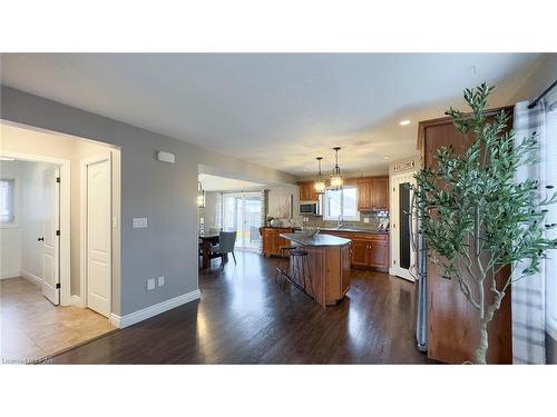 71 Clayton Street, Mitchell, ON - Indoor Photo Showing Living Room