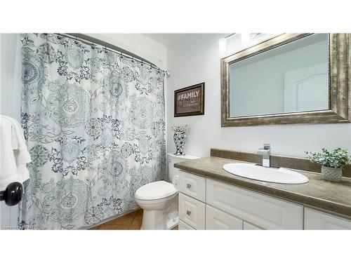 71 Clayton Street, Mitchell, ON - Indoor Photo Showing Bathroom