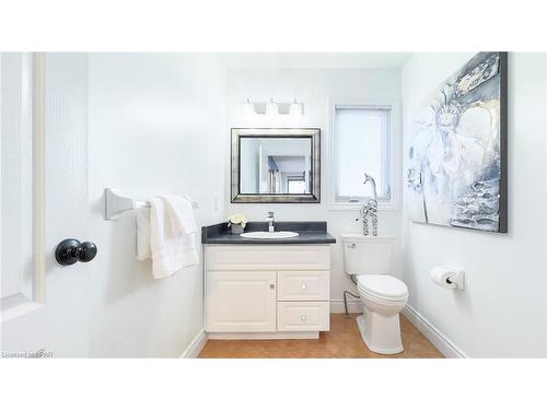 71 Clayton Street, Mitchell, ON - Indoor Photo Showing Bathroom