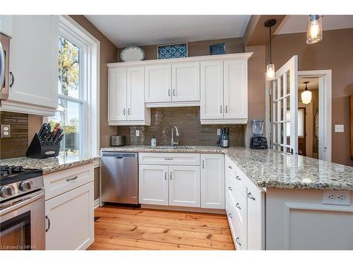 3 Elm Street, Stratford, ON - Indoor Photo Showing Kitchen With Stainless Steel Kitchen With Upgraded Kitchen