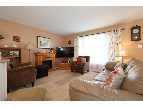 266 Pebble Beach Parkway, Grand Bend, ON - Indoor Photo Showing Living Room