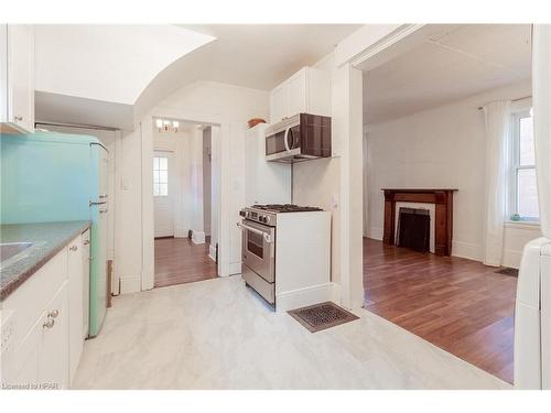 385 Douro Street, Stratford, ON - Indoor Photo Showing Kitchen