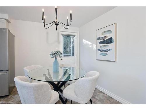 15 Southvale Road, St. Marys, ON - Indoor Photo Showing Dining Room