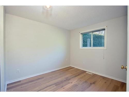 15 Southvale Road, St. Marys, ON - Indoor Photo Showing Other Room