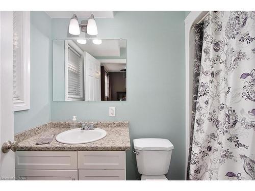 173 Washington Street W, Thamesford, ON - Indoor Photo Showing Bathroom