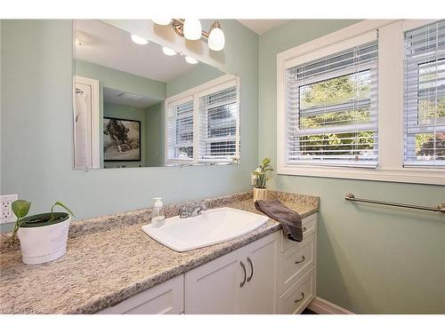 173 Washington Street W, Thamesford, ON - Indoor Photo Showing Bathroom