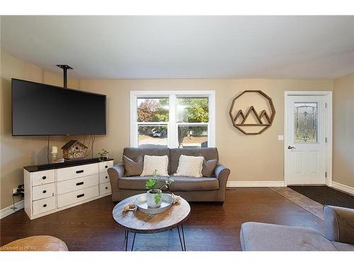 173 Washington Street W, Thamesford, ON - Indoor Photo Showing Living Room