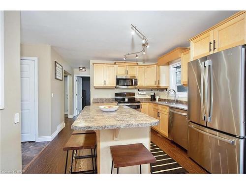 173 Washington Street W, Thamesford, ON - Indoor Photo Showing Kitchen With Stainless Steel Kitchen