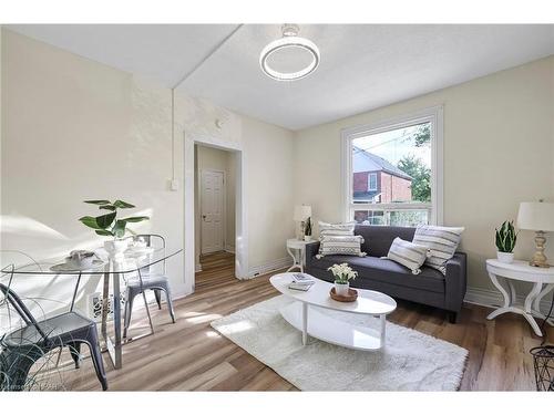 1 Milton Avenue, Hamilton, ON - Indoor Photo Showing Living Room