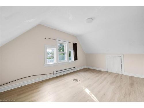 1 Milton Avenue, Hamilton, ON - Indoor Photo Showing Other Room