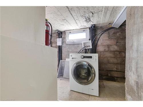 1 Milton Avenue, Hamilton, ON - Indoor Photo Showing Laundry Room