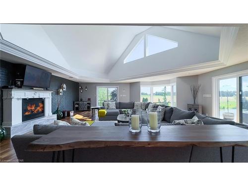 76000 London Road, Brucefield, ON - Indoor Photo Showing Living Room With Fireplace