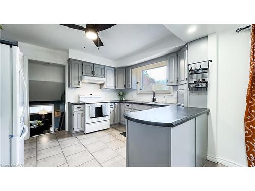 138 Sunset Drive, Goderich, ON - Indoor Photo Showing Kitchen